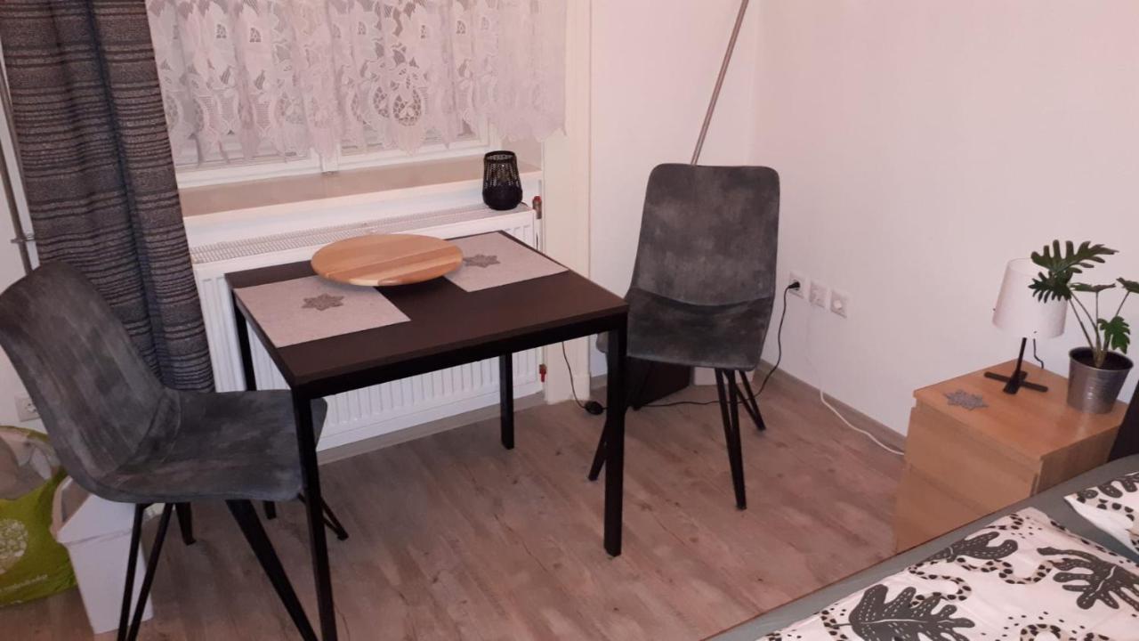 Ferienwohnung Garibaldik Apartman Budapest Exterior foto