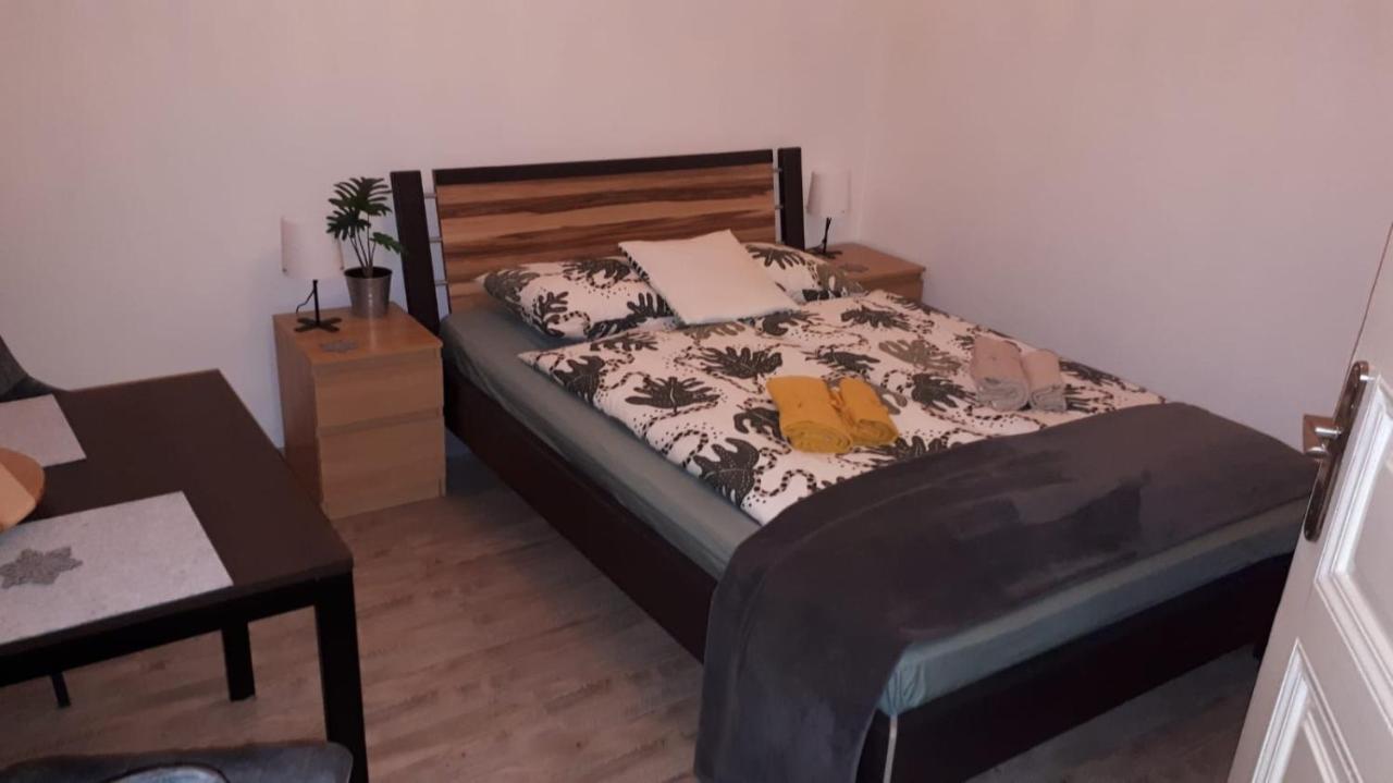 Ferienwohnung Garibaldik Apartman Budapest Exterior foto